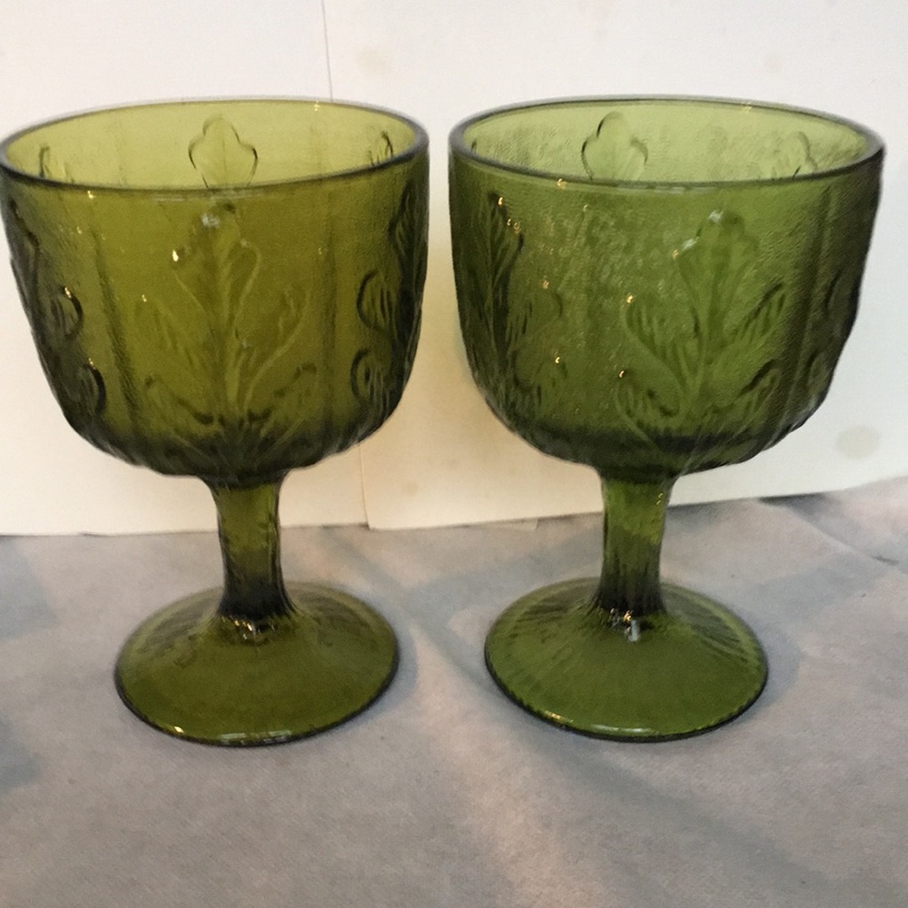 Vintage 1975 FTD avocado green large goblets, set of two